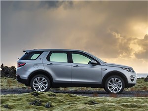 Land Rover Discovery Sport 2015 вид сбоку