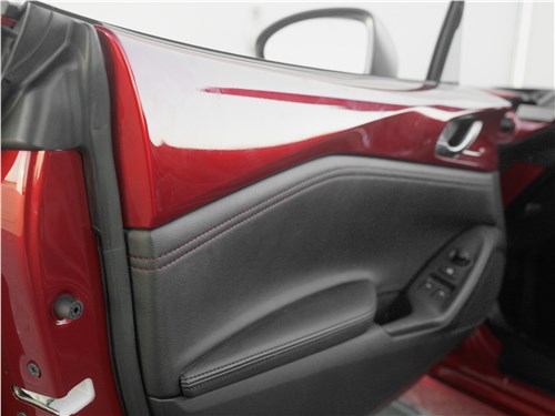 Mazda MX-5 2015 передняя дверь