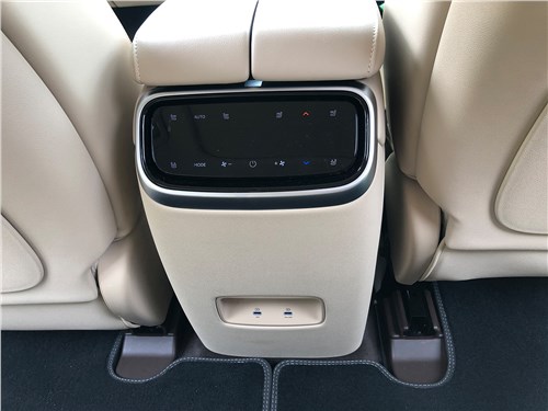 Aito Seres M7 (2023) задний ряд