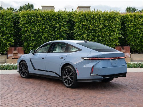 Lexus ES вид сзади