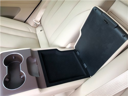 Aito Seres M7 (2023) задний ряд