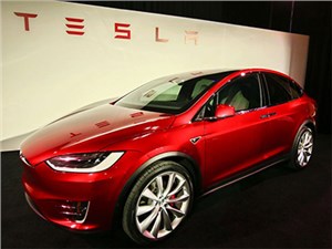 Илон Маск официально представил Tesla Model X