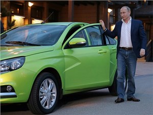 Президент покатался на Lada Vesta