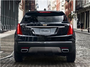 Cadillac XT5 2017 вид сзади