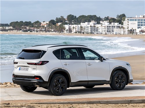 Mazda CX-5 (2026) вид сзади