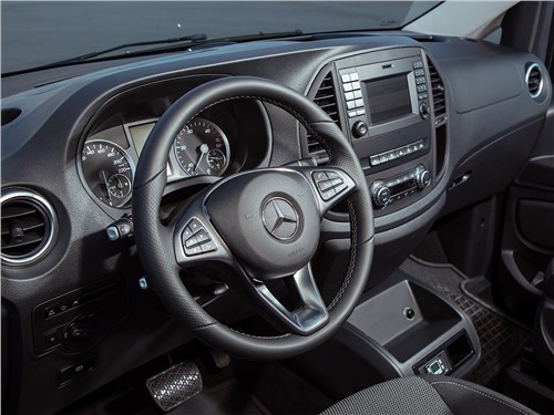 Mercedes-Benz Vito - Mercedes-Benz Vito Tourer 2015 салон