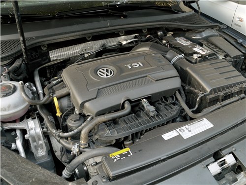 Volkswagen Passat 2015 моторный отсек