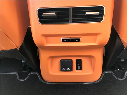 Предпросмотр foton tunland v9 (2025) задний ряд