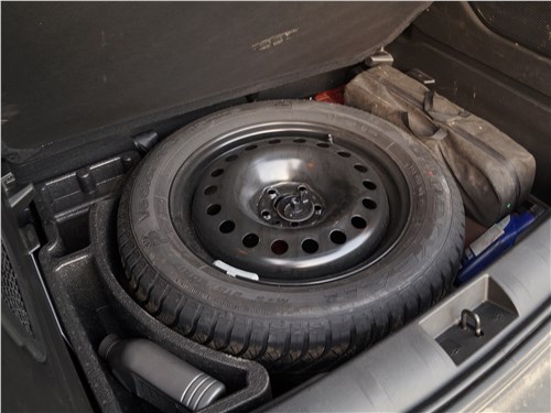 Jeep Renegade 2019 запасное колесо