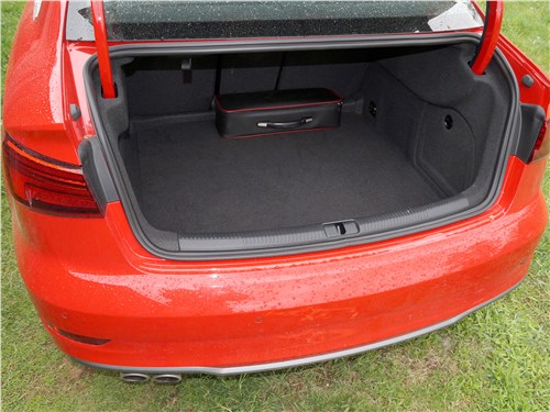 Audi A3 Sedan 2017 багажное отделение