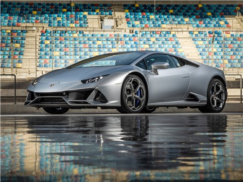 Lamborghini Huracan Evo - Lamborghini Huracan Evo 2019 вид спереди сбоку