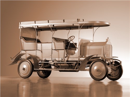 Внедорожник Dernburg-Wagen был построен по заказу имперского Министерства колоний в 1907 году