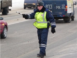 Медведев предложил увольнять чиновников за некорректное поведение на дорогах