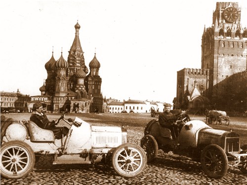 Автомобили на Красной площади
