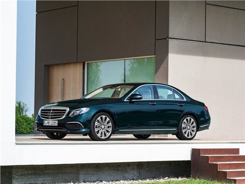 Автомобили Mercedes-Benz пользуются популярностью у членов президентской администрации