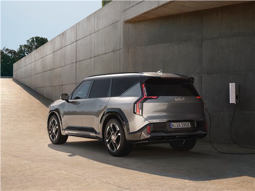 Kia EV9 GT | вид сзади