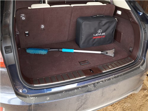 Lexus RX 350L 2018 багажное отделение