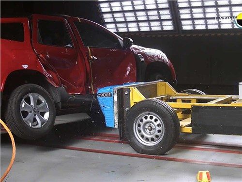 Renault Duster провалил краш-тест