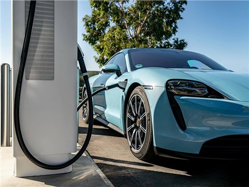 Porsche создаст собственную зарядную инфраструктуру для электромобилей