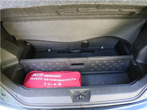 Nissan Note багажное отделение