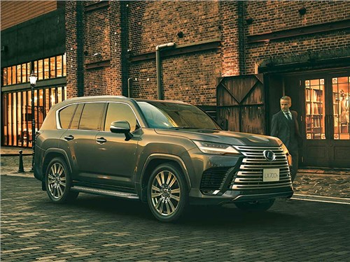 Lexus LX стал гибридом и получил внедорожные опции 