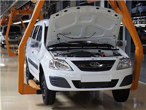 Производство автомобилей в России упало за счет снижения выпуска отечественных моделей