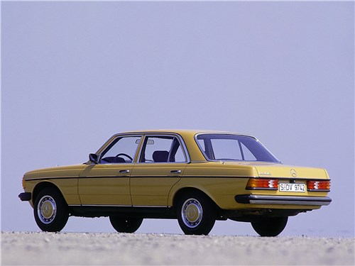 Mercedes-Benz W123 вид сзади
