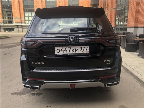 Changan CS95 (2023) вид сзади