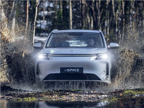 Предпросмотр evolute i-space 4x4 (2026) вид спереди