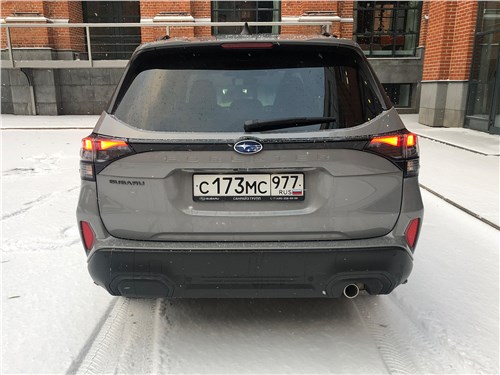 Предпросмотр subaru forester (2023) вид сзади