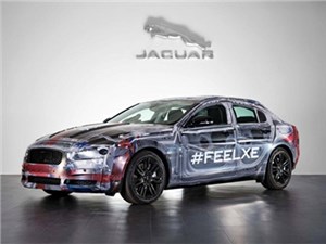 В Интернете появились первые тизеры нового седана Jaguar XE