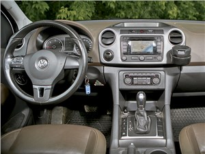 Volkswagen Amarok 2014 водительское место