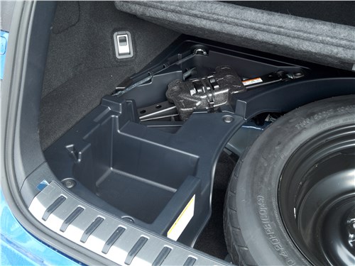 Lexus NX 2018 багажное отделение