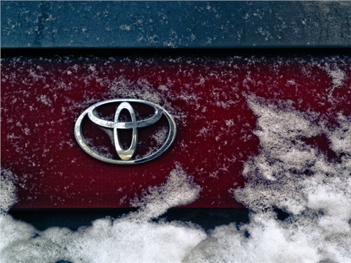Продажи Toyota Group в России сократились почти на треть