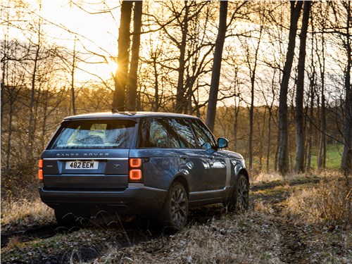 Land Rover Range Rover PHEV 2018 вид сзади