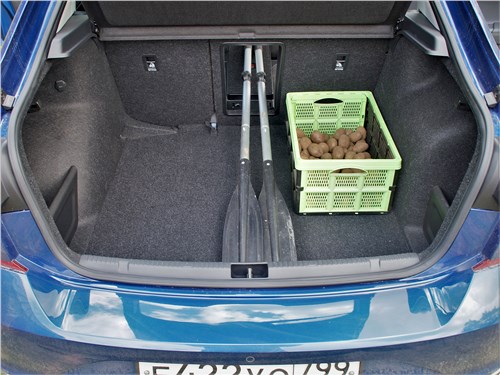 Volkswagen Polo (2020) багажное отделение