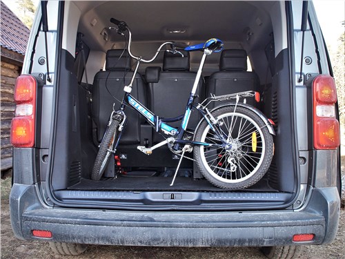 Peugeot Traveller (2018) багажное отделение
