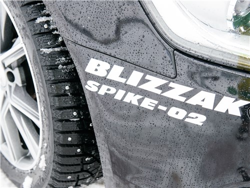Bridgestone BLIZZAK SPIKE-02