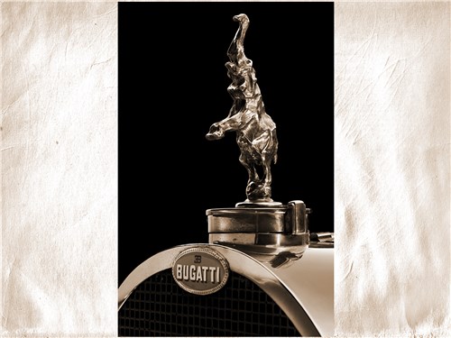 На капоте самых дорогих моделей Bugatti красовался маскот – слон, танцующий на задних лапах. Скульптуру создал Рембрандт Бугатти, брат конструктора