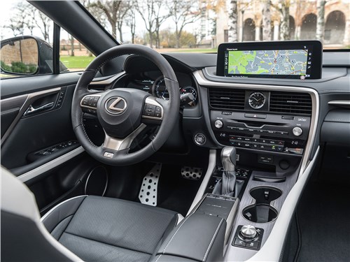 Lexus RX 2020 салон