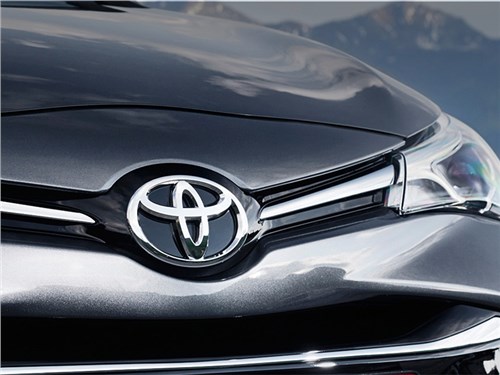 Новость про Toyota - Toyota отозвала ещё 1,5 миллиона машин из-за дефекта бензонасосов