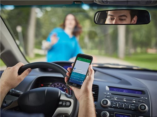 Использовать смартфон за рулем – крайне рискованное дело