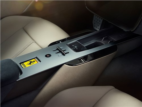 Ferrari Amalfi Центральная консоль 