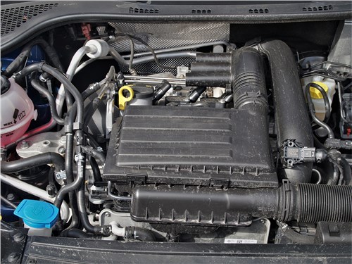 Volkswagen Polo (2020) моторный отсек