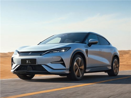 В Китае стартовали продажи электроседана BYD Song L. Конкурент Tesla Model 3