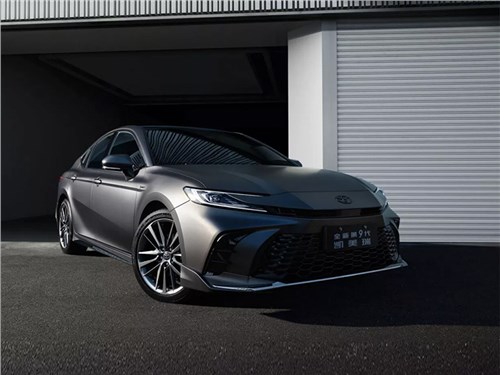 Toyota представила спецверсию Camry Glorious Edition для китайского рынка