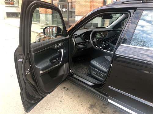 Changan CS95 (2023) салон