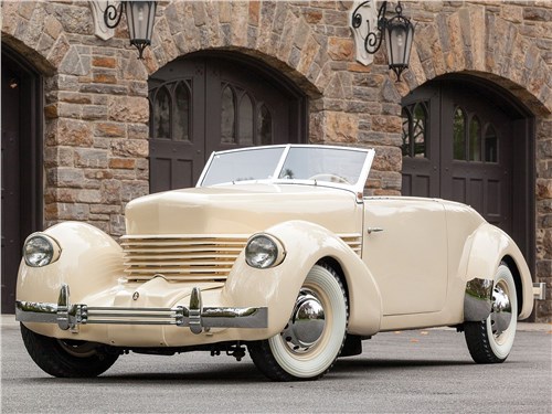 Cord 810/812 выпускались с кузовами нескольких типов, с жестким, мягким верхом, а также в длиннобазных вариантах