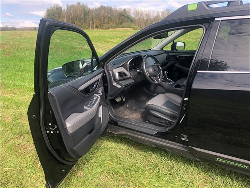 Subaru Outback (2022) салон