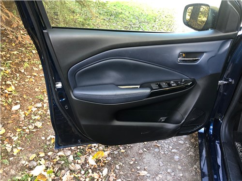 Предпросмотр suzuki baleno (2022) дверь